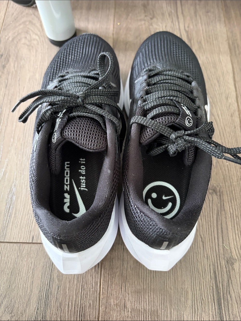 Nike Pegasus Black and White Running Sneakers. Women’s size 6 - Picture 5 of 6